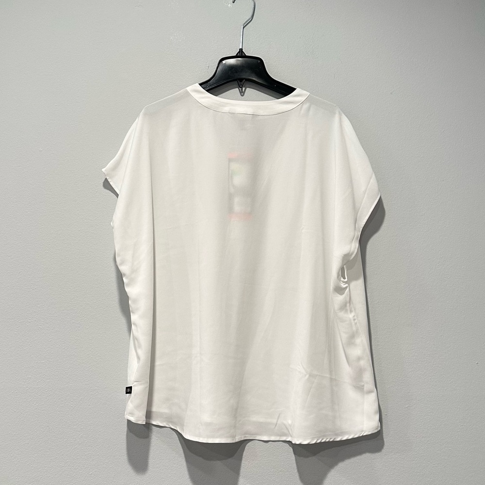 Banana Republic Women's V-Neck Casual Top, White, XXL - Picture 7 of 9